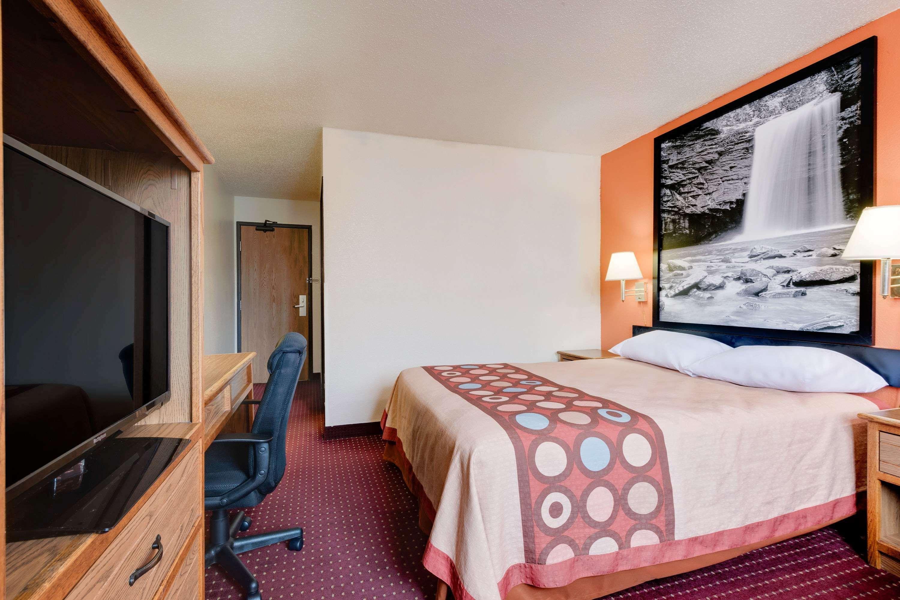 Super 8 Martinsburg Hotel Exterior photo
