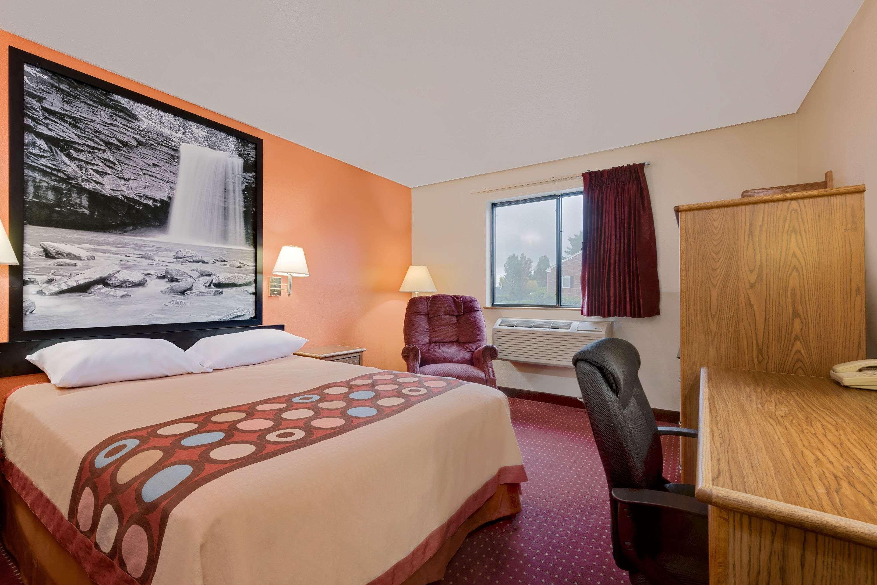 Super 8 Martinsburg Hotel Exterior photo