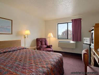 Super 8 Martinsburg Hotel Exterior photo