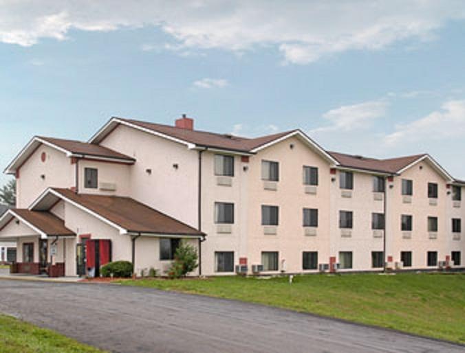 Super 8 Martinsburg Hotel Exterior photo